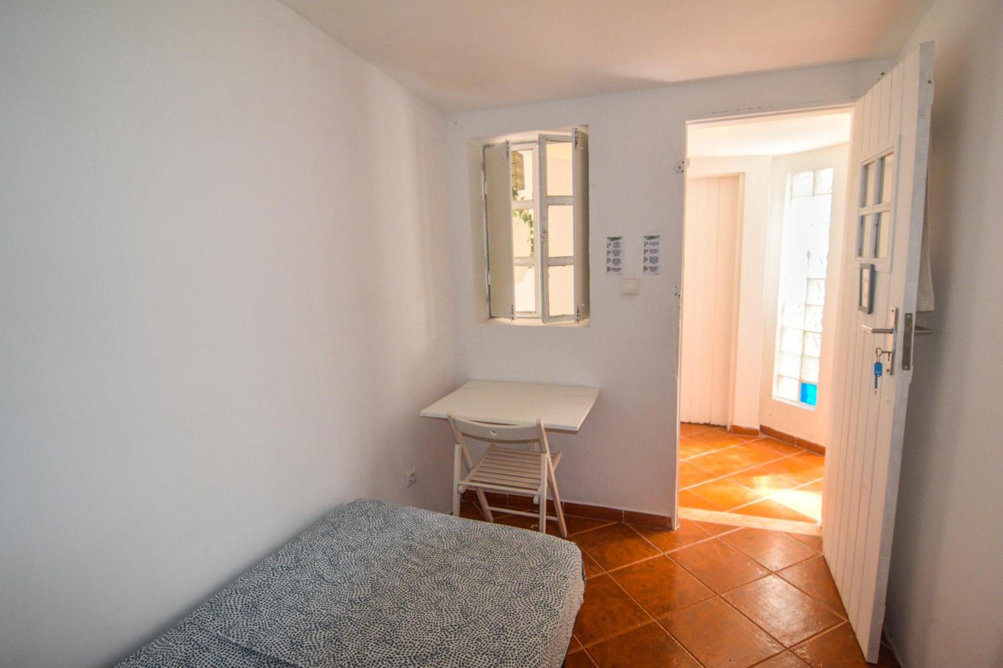 Shared Apartment With Bright Private Patio In Lisboa Exterior photo